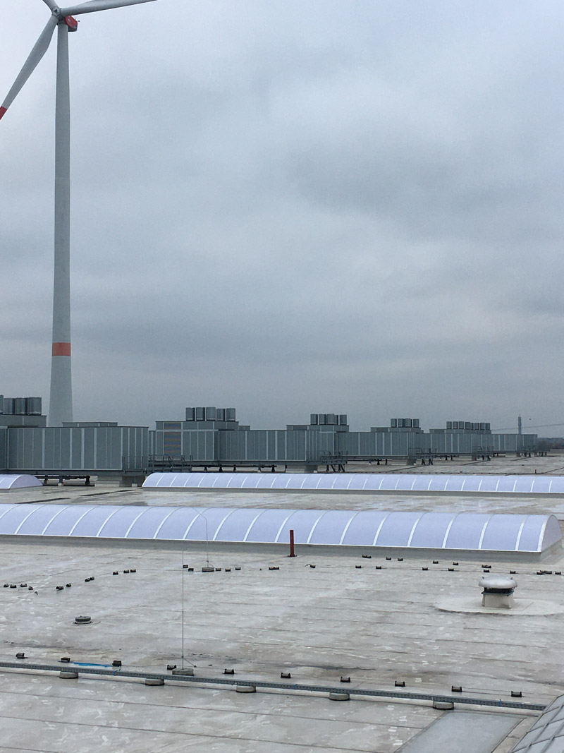 Fertig montierte Wärmeabzugsfläche - Dachsysteme Rudolph Gmbh