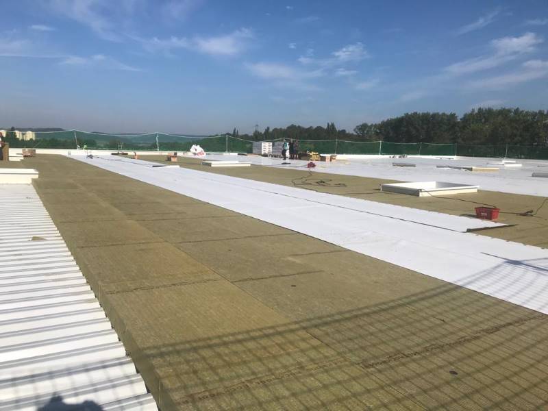 Flachdach Dämmung FPO-Bahn, Dachsysteme Rudolph GmbH, Dächer, Fassadenbau, Industriebau